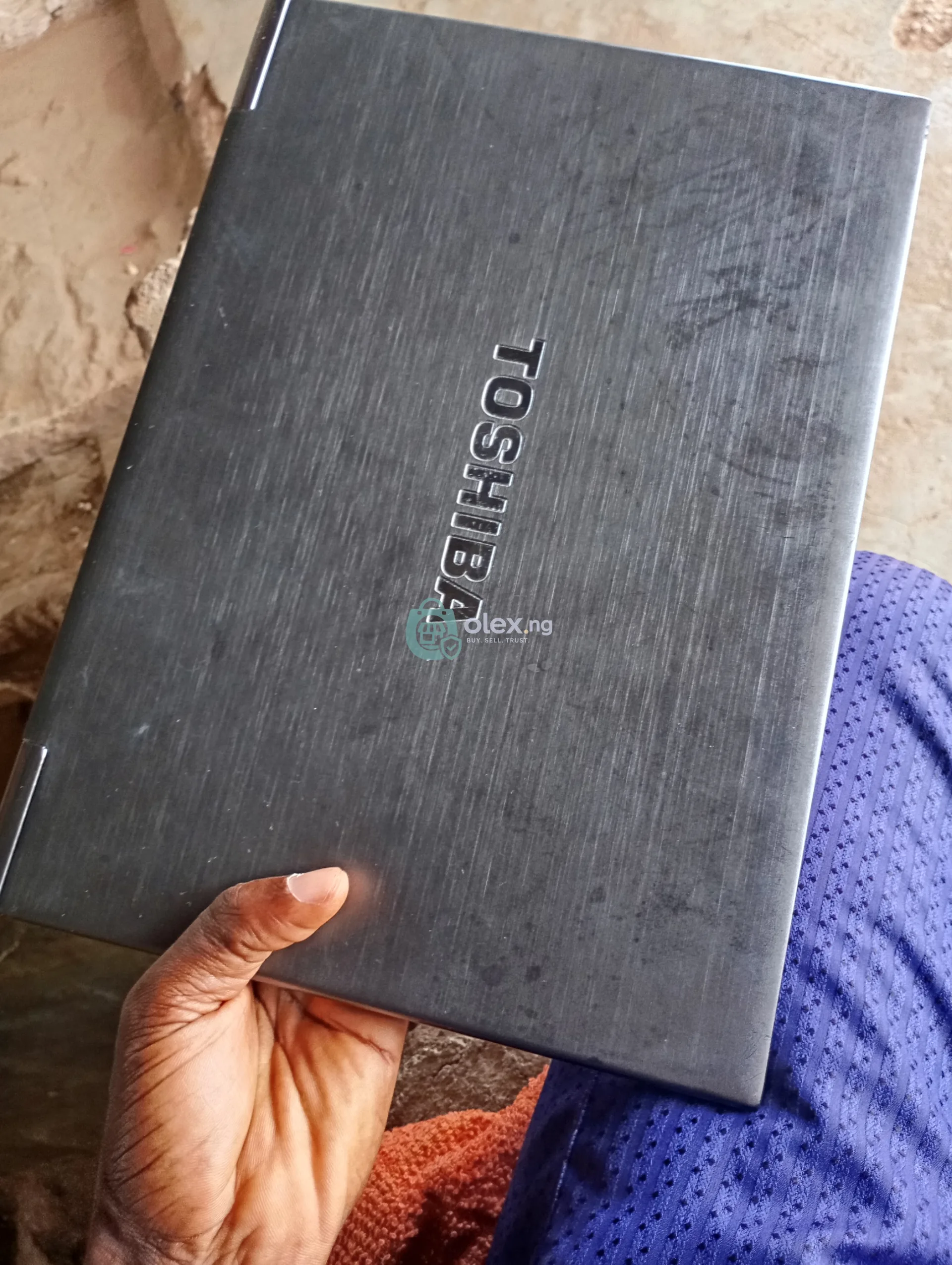 TOSHIBA LAPTOP