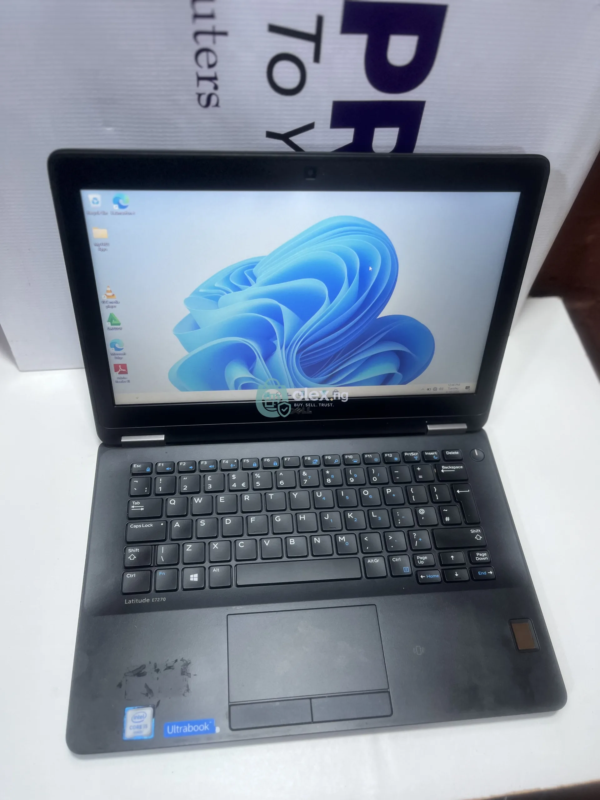 DELL Latitude 7270