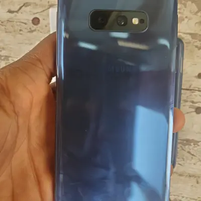 Samsung Galaxy S10e