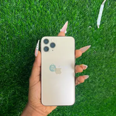 Used iPhone 11 Pro 256GB Other Facelock 4G iPhone Charger — Clean &