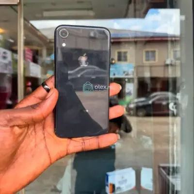 Used iPhone XR — Clean & Sharp