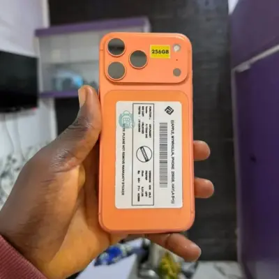 Neat iPhone 17 32MP Nanosim Esim Type C Nanosim Esim — Clean & Sharp