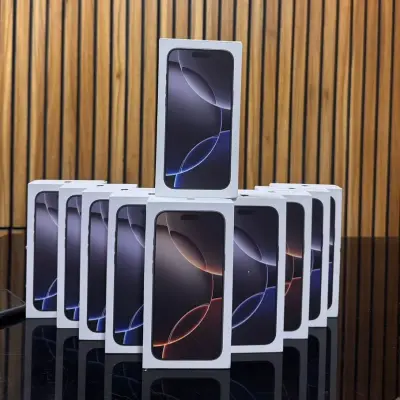 Clean Iphone 16 pro 8gb 256