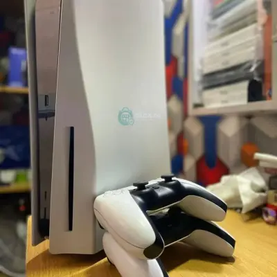 Neat PS5 Classic With 2 Pads Plus FC26 in Great Condition