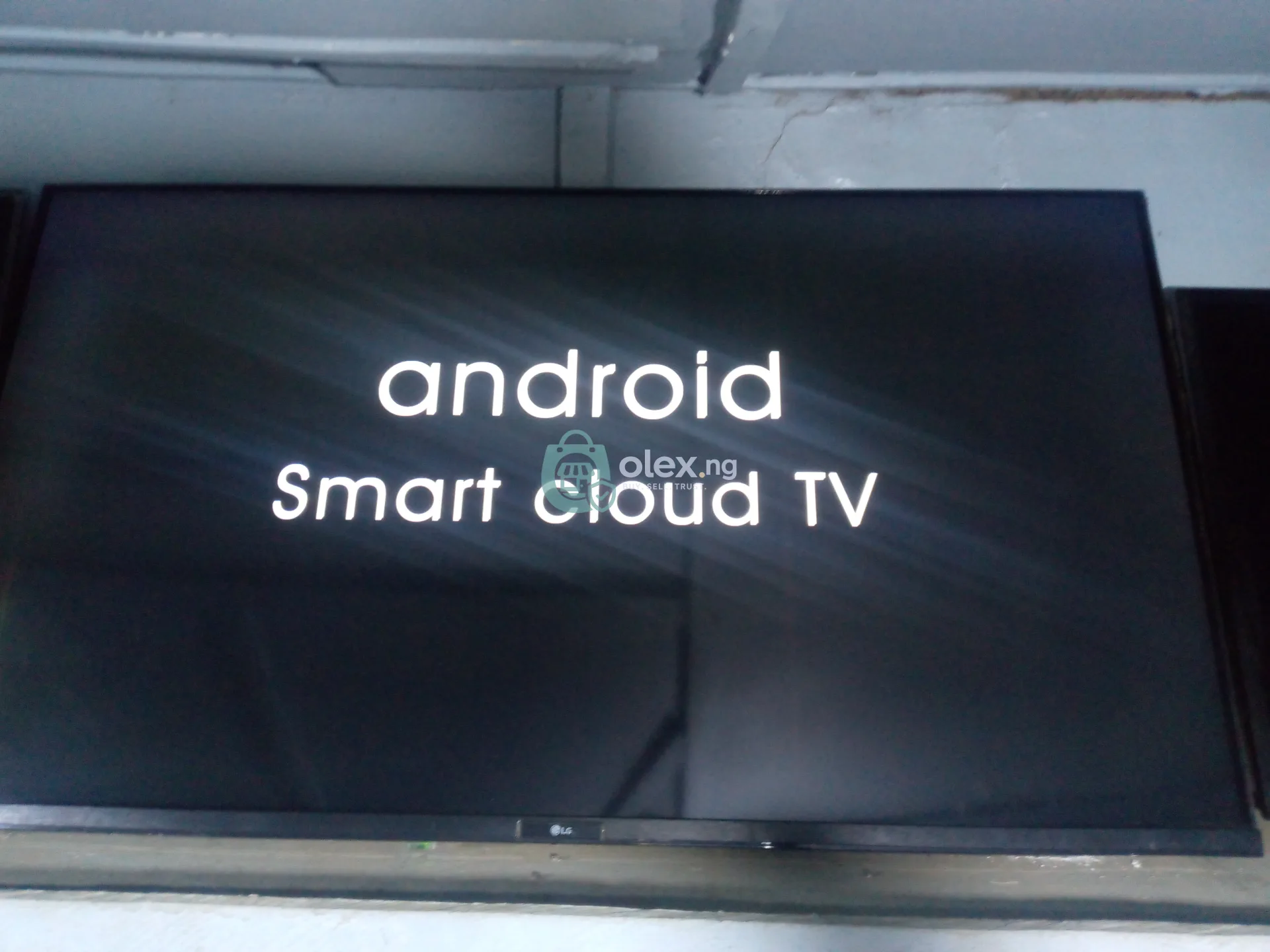45 inches LG smart tv 