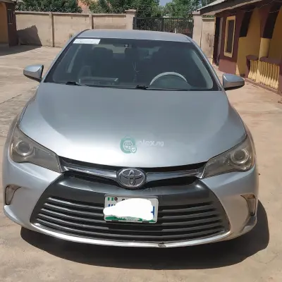 TOYOTA Camry Se 2016