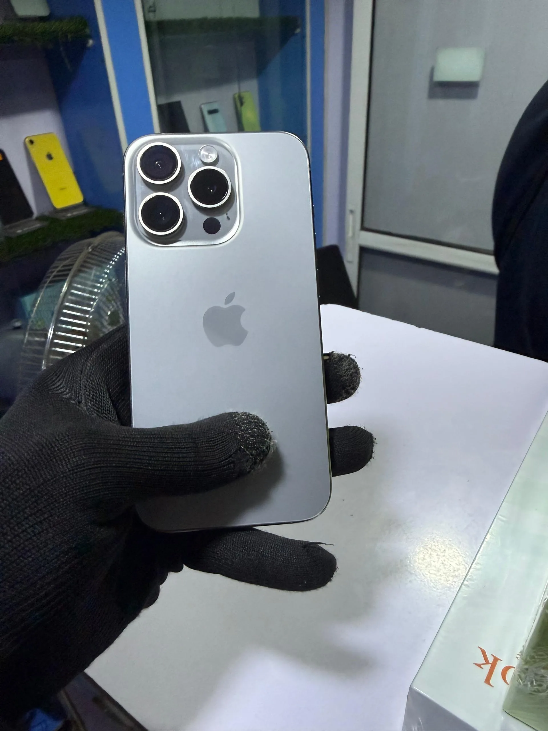Clean IPhone 15pro 128gb