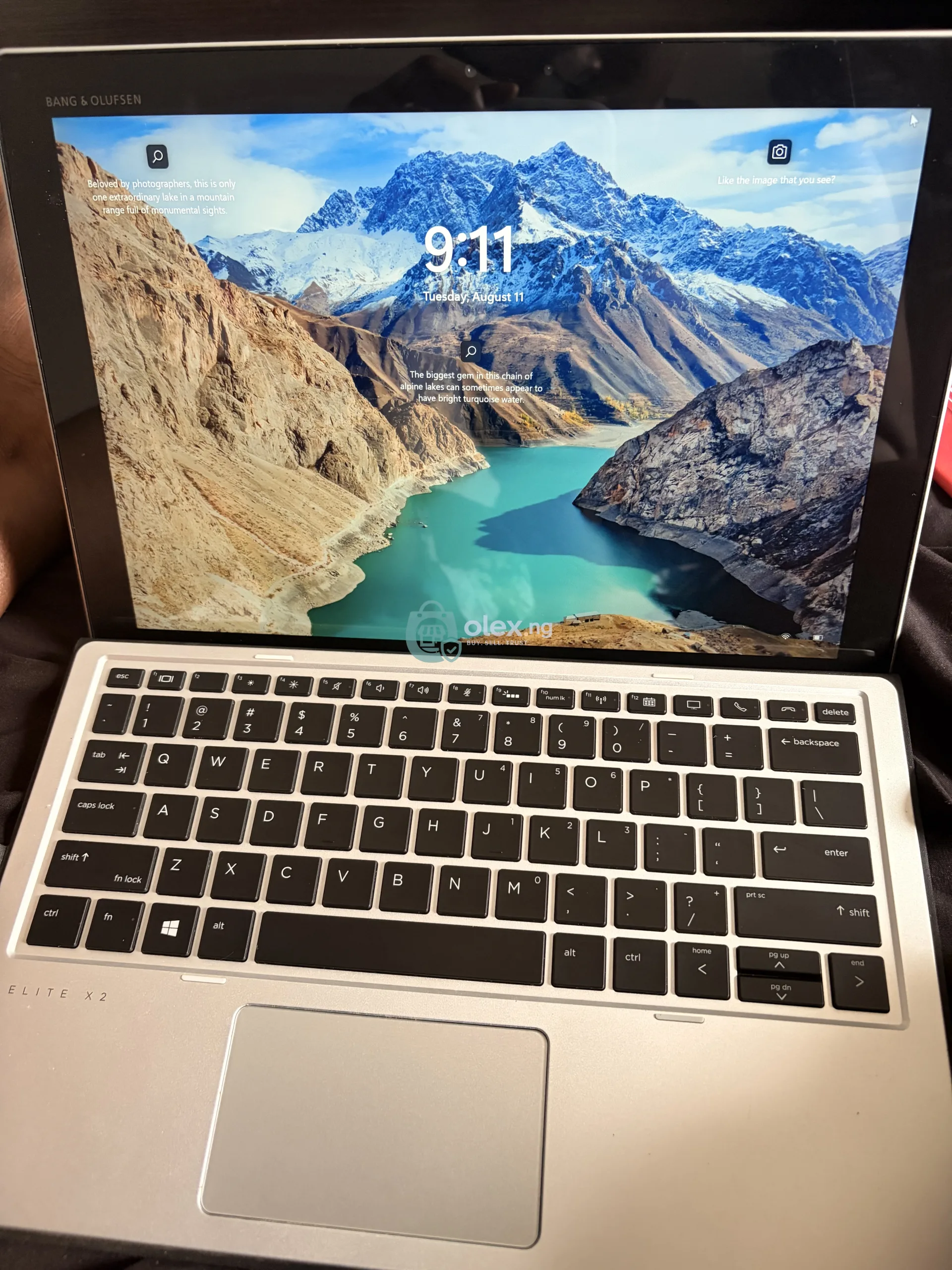 HP Elite x2 1012 G2, i5-7300U, 16GB RAM, 256GB SSD, touchscreen + keyboard 