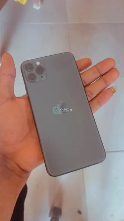 Selling iPhone 11 Pro - Good Condition Smartphone