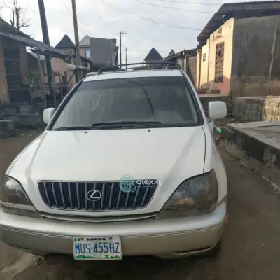 Lexus Rs 300 2006 Clean Petrol — Clean & Well Kept