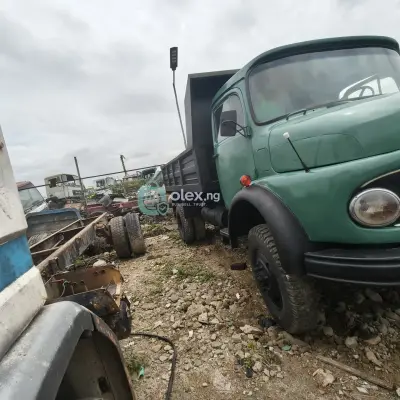 911 Tokunbo Tipper with auxiliary 