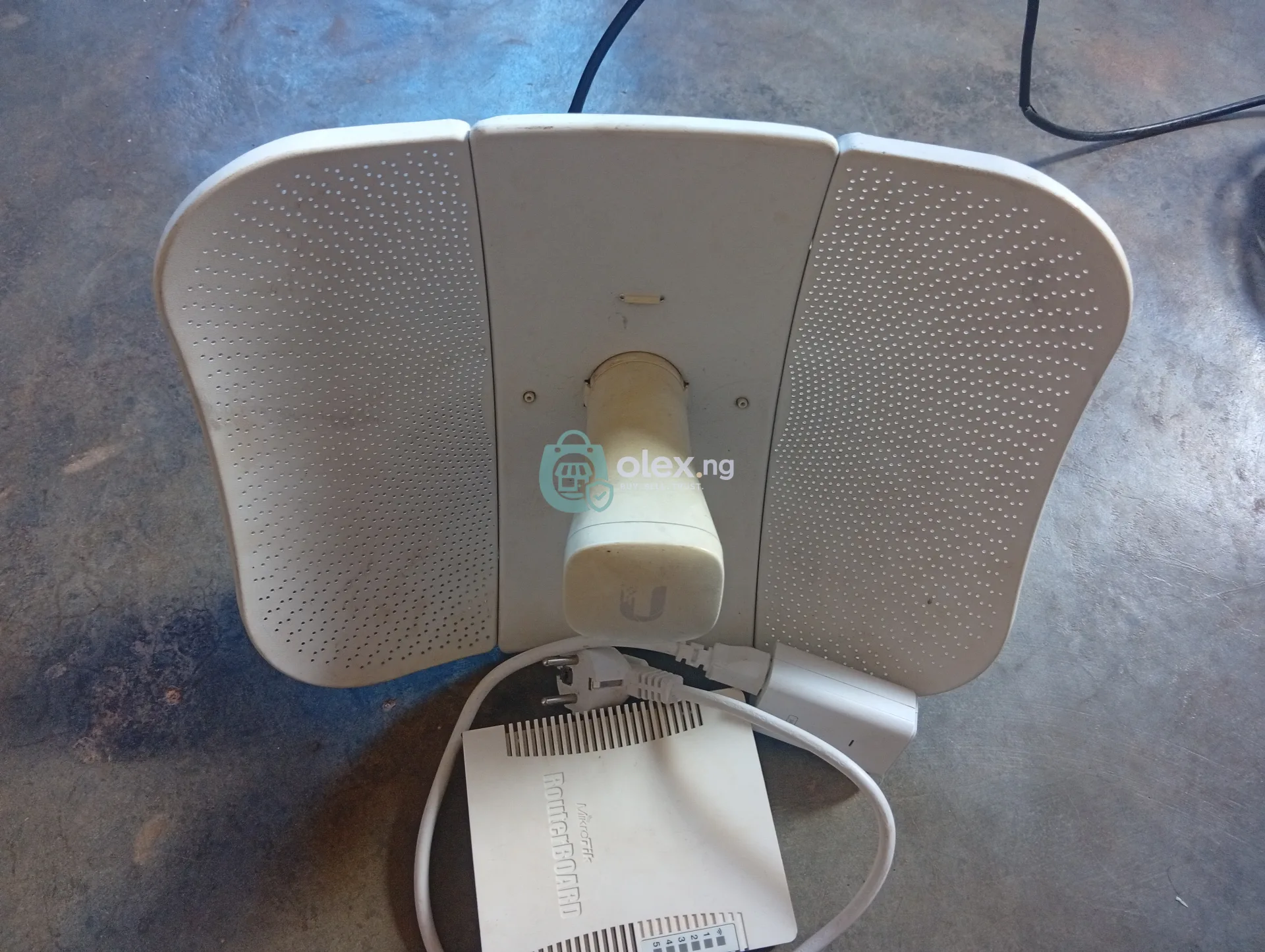 Ubiquiti LiteBeam 5AC – Used, Tested Working + PoE Adapt