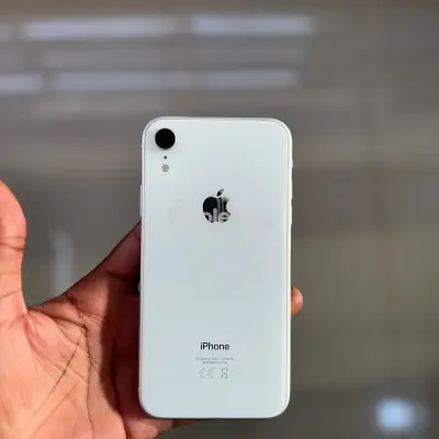 iPhone XR 64GB 3GB 2942 Ios 12MP Nanosim Esim — Clean & Sharp