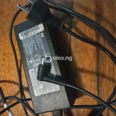 genuine HP 150W AC Power Adapter (Part Number: 609919-001), which typically provides 19V / 7.89A (or 19.5V / 7.7A) with a large 7.4mm x 5.0mm barrel t