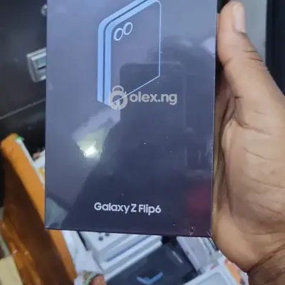 New Samsung Flip 6 256GB — Clean & Sharp