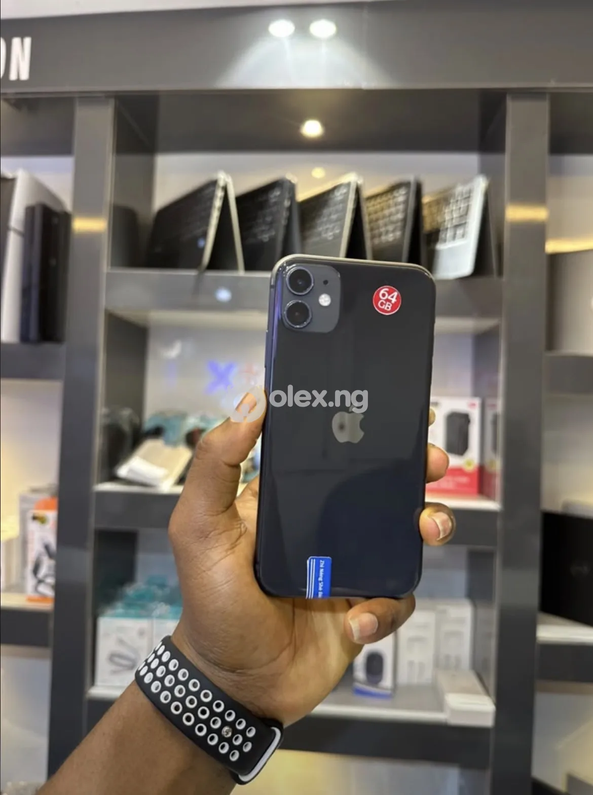 UK 🇬🇧 11 64GB 98% health all intact pay 260K