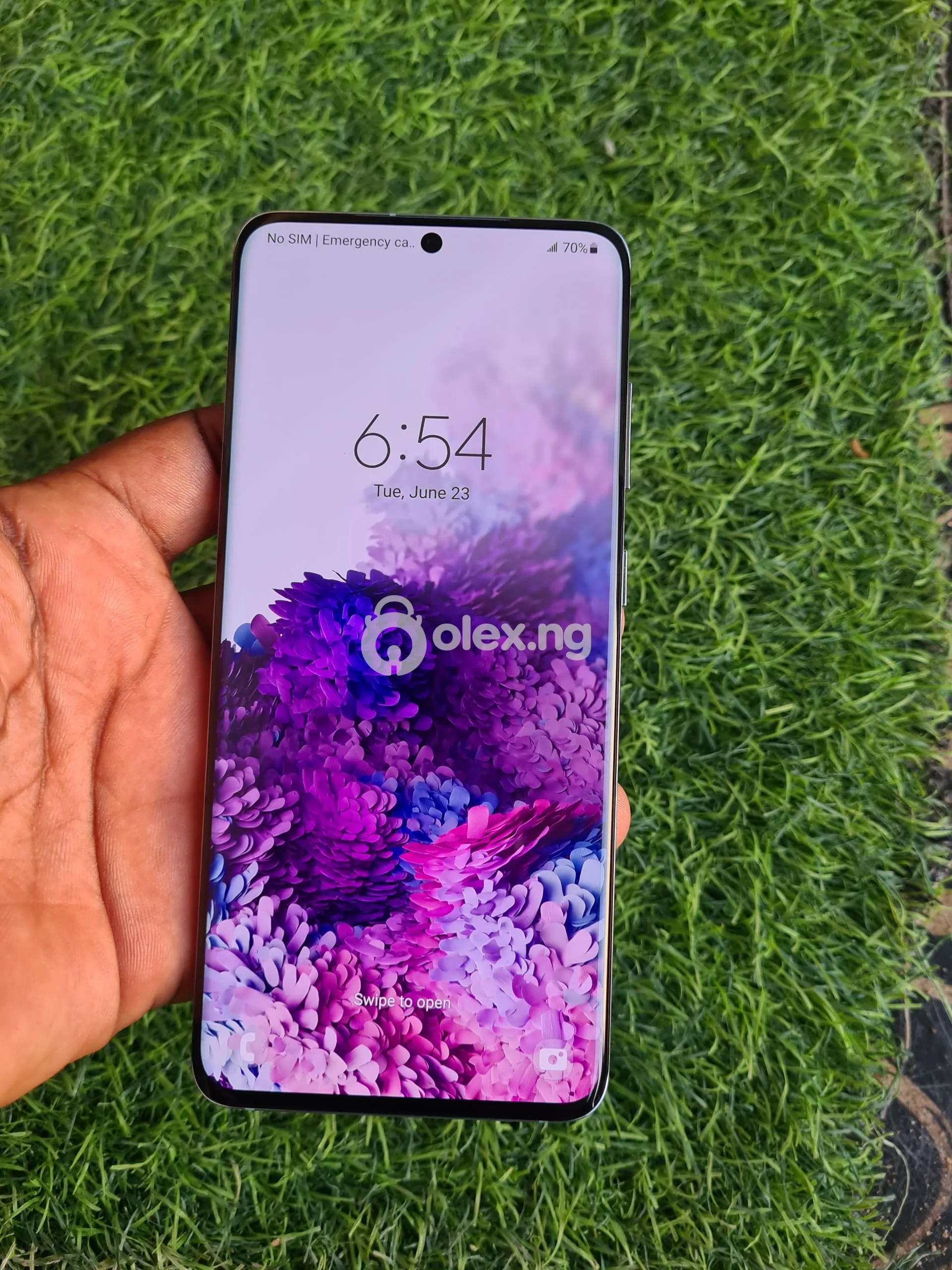 Neat Samsung S20 Phone in Great Condition