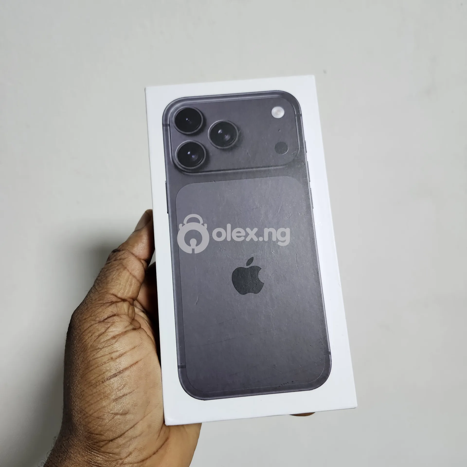 i18 Pro Max Dubai Version – Available Now