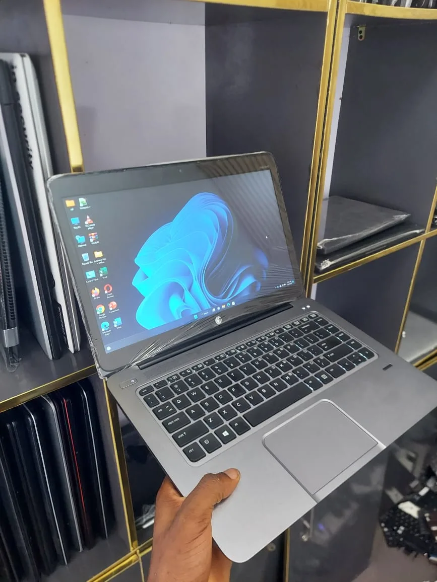 Hp 1040,core i5, 128gb SSD, 4GB ram
