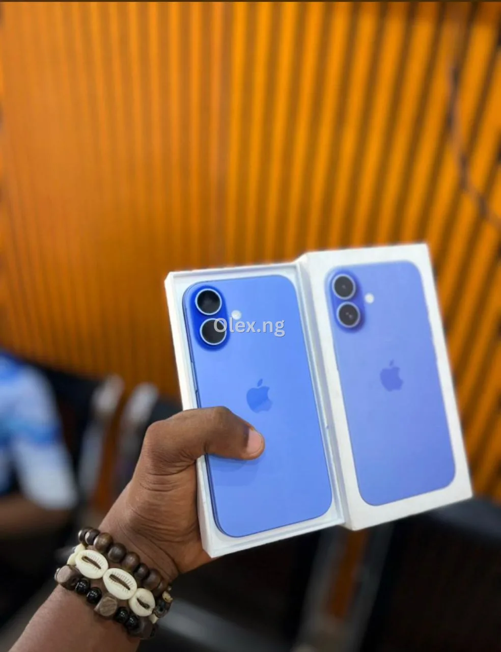 iPhone 16
