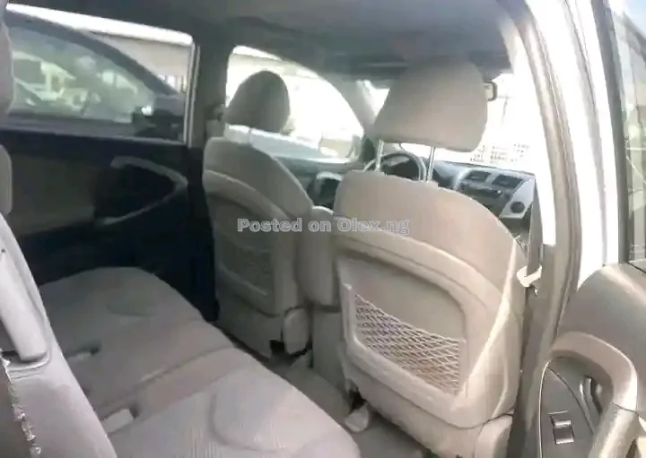 2005 Toyota 4 runner is available for sale 