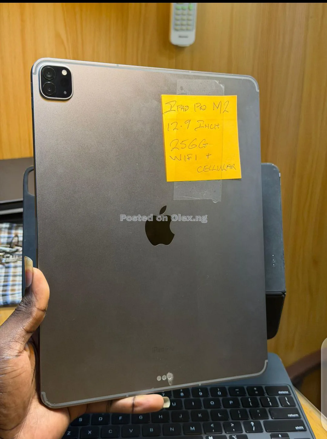 iPad Pro 12.9-inch (6th Gen) || M2 || 256GB || WiFi + Cellular || Color: Space Gray. Comes with Magic Keyboard*
