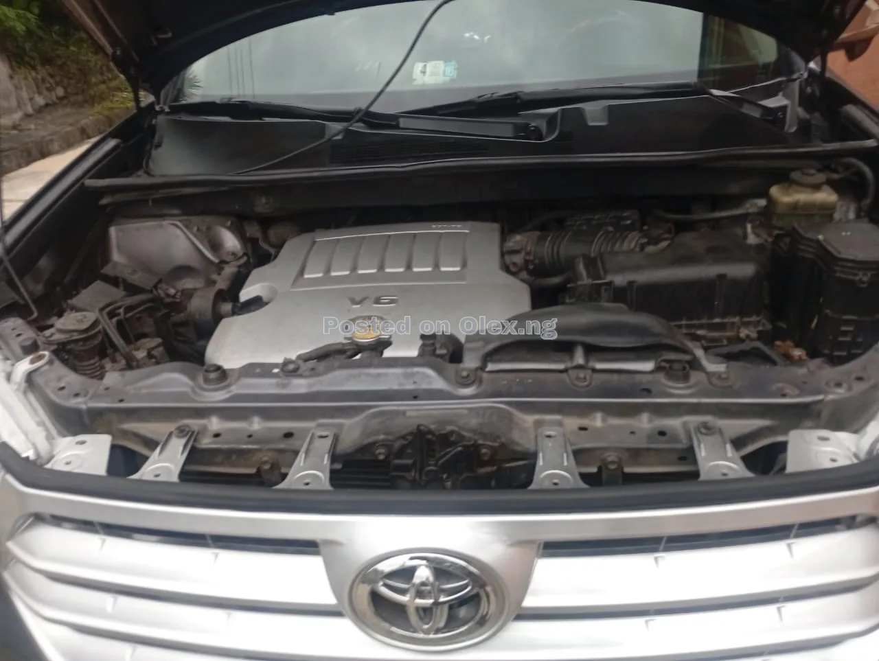 Sharp 2009 Toyota Highlander upgraded to 2013 in good condition price 12.5m pH deal 