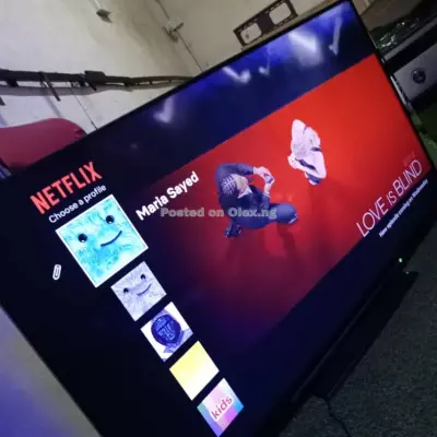 55 inches Toshiba Smart TV 