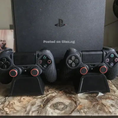 Sony PlayStation 4 Slim (CUH-2215B) – 1TB
