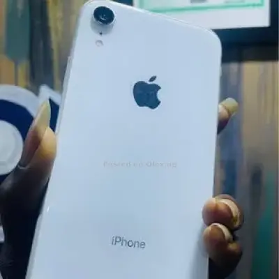 Clean iPhone Xr 64gb✅