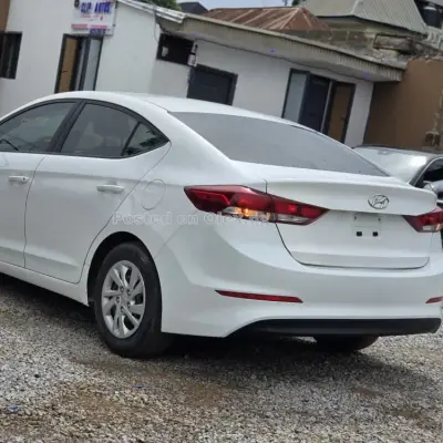 Hyundai Elantra 