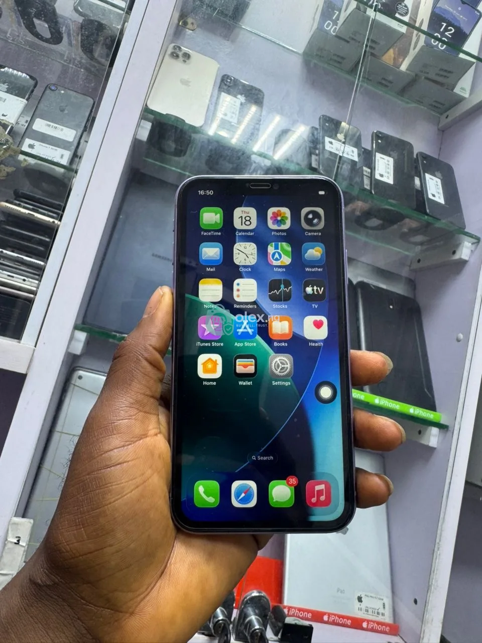 iPhone 11 64gb 🔋94% {No FaceID}