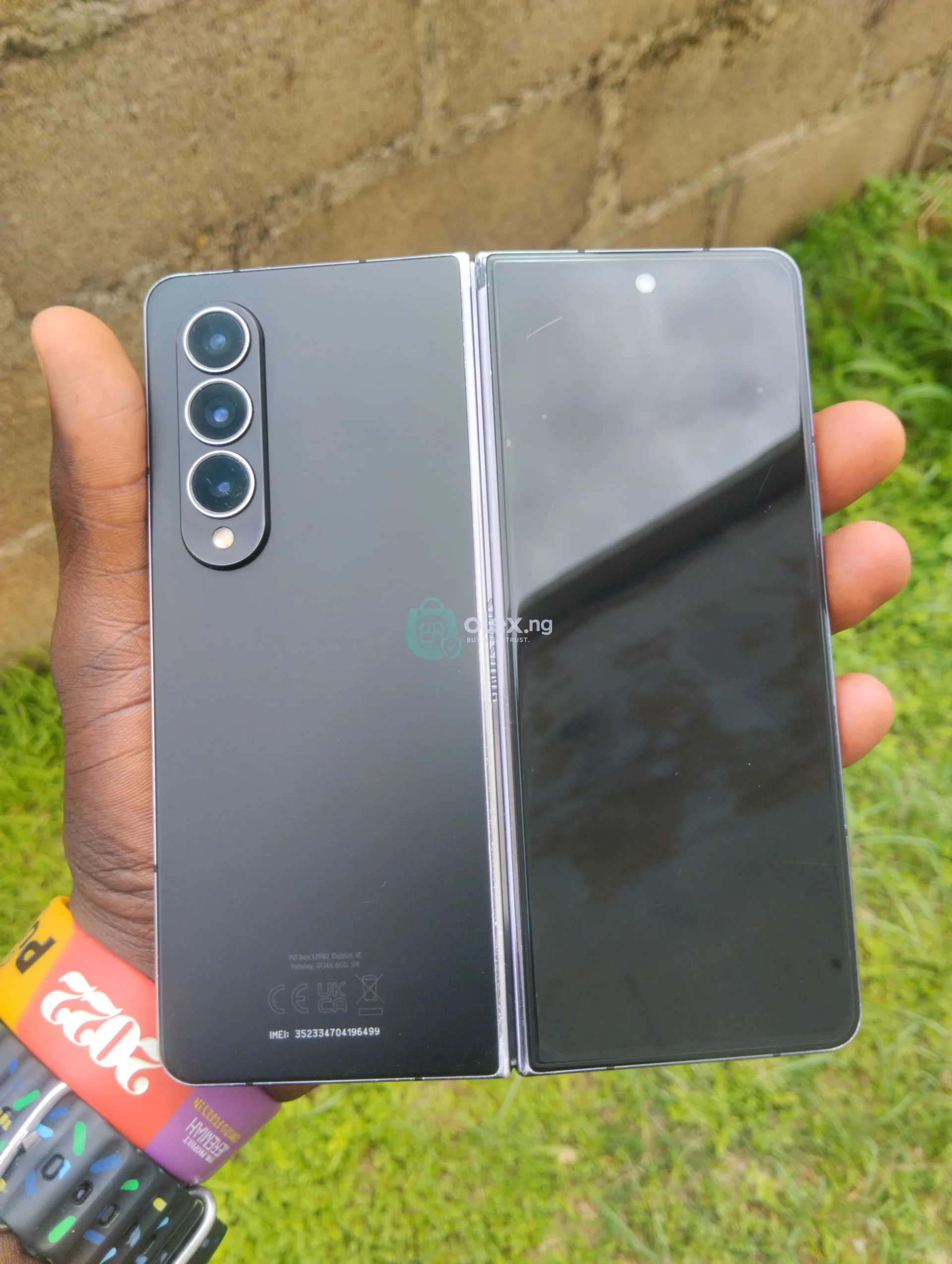 Samsung galaxy Zfold 4, neat